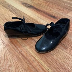Capezio shuffle tap shoe size 13M